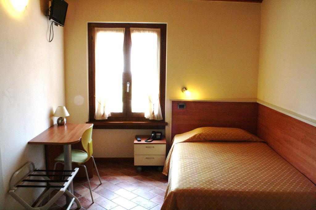 Bed&Wine Ξενοδοχείο Negrar Δωμάτιο φωτογραφία